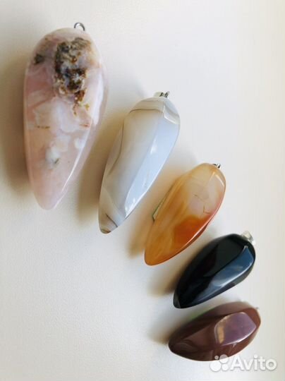 Кулоны с натуральными камнями