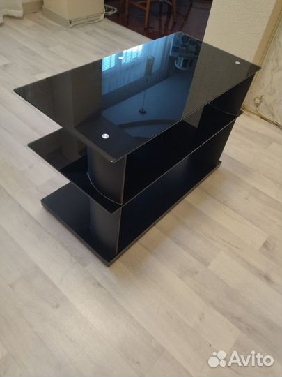 Стеклянная тумба под тв