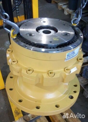 Редуктор поворота Hyundai R220LC-7 с гидромотором