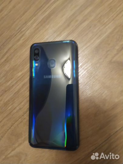 Samsung Galaxy A40, 4/64 ГБ