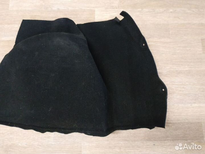 Обшивка багажника правая Ford Fusion (2002-2012)