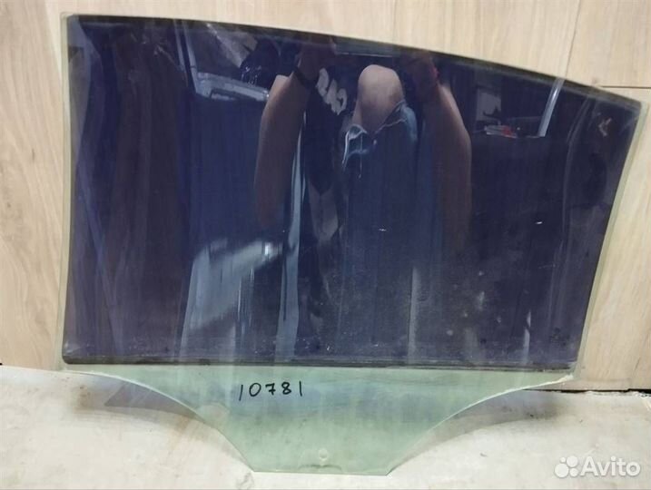 Стекло двери задней правой от VW Passat (B6) 2005