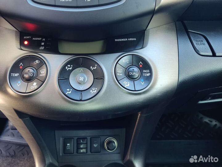 Toyota RAV4 2.0 CVT, 2012, 105 000 км