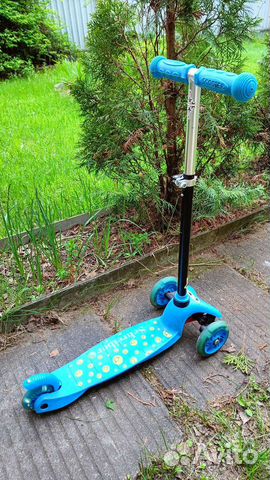 Детский самокат трехколесный