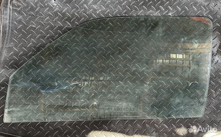 Стекло переднее левое Golf 3 купе