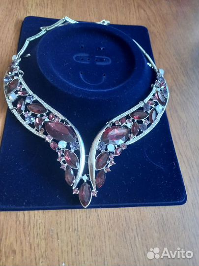 Колье ожерелье