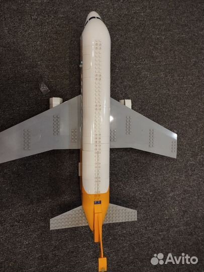 Самолёт лего