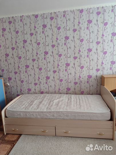 Кровать с матрасом бу