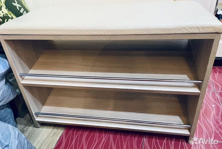 Обувница с мягким сиденьем