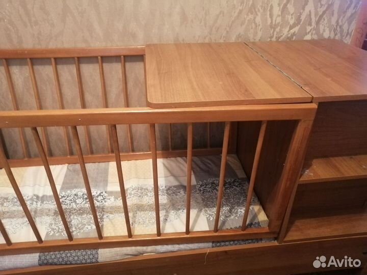 Кровать с матрасом