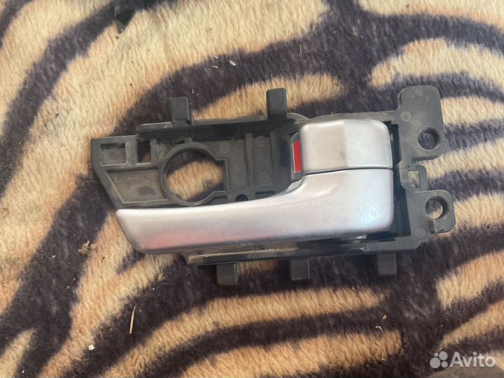 Ручка двери внутренняя правая Kia Cerato 2