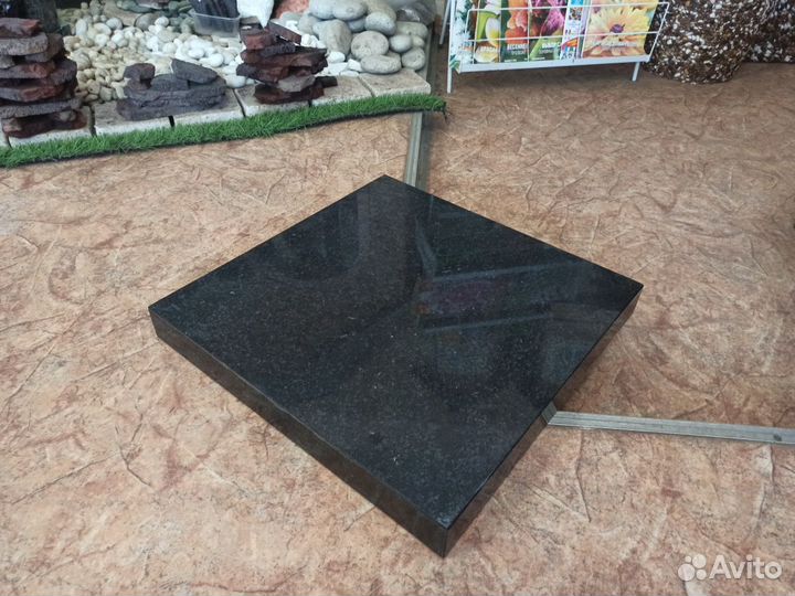 Каменная подставка под акустику