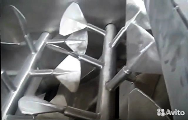 Горизонтальный смеситель сыпучих и влажных смесей