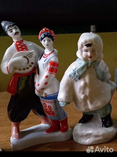 Фарфоровые статуэтки СССР четыре штуки, винтаж