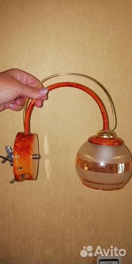 Светильник на стену