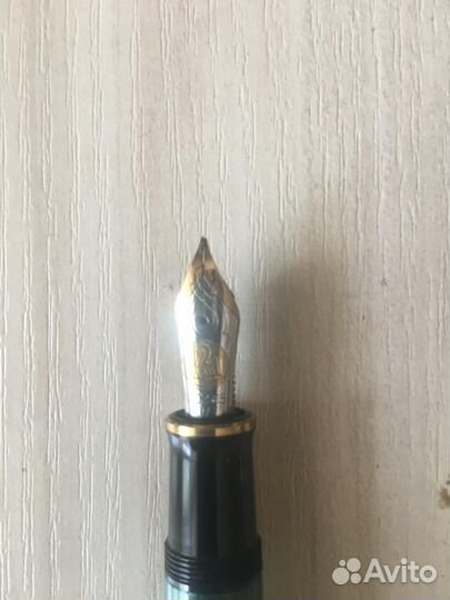 Перьевая ручка pelikan