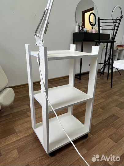 Тележка на колесиках