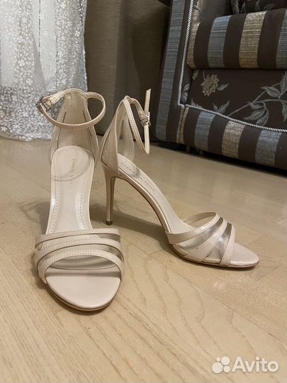 Босоножки Charles & Keith женские 38 размер