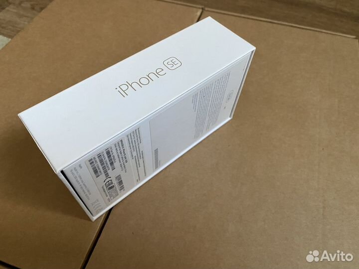 Коробка от iPhone SE Gold