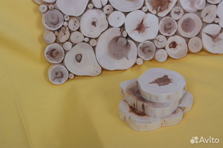 Панно из можжевельника