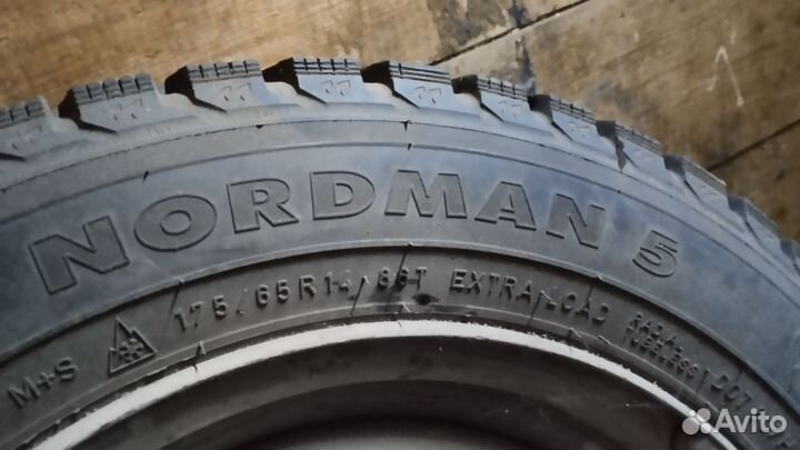 Зимняя резина +диски Nokian nordman 5 175 65 r14