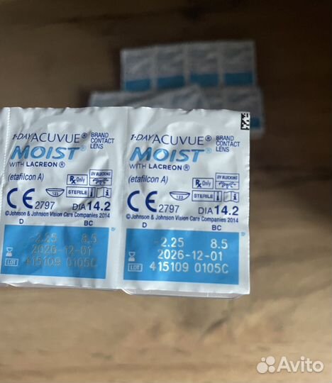 Линзы acuvue moist 1 day, -2,25