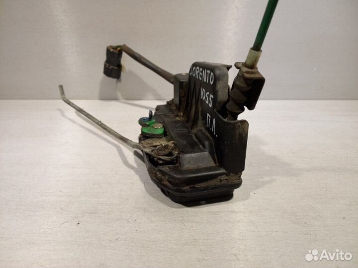 Замок двери передний левый Kia Sorento D4CB 2002