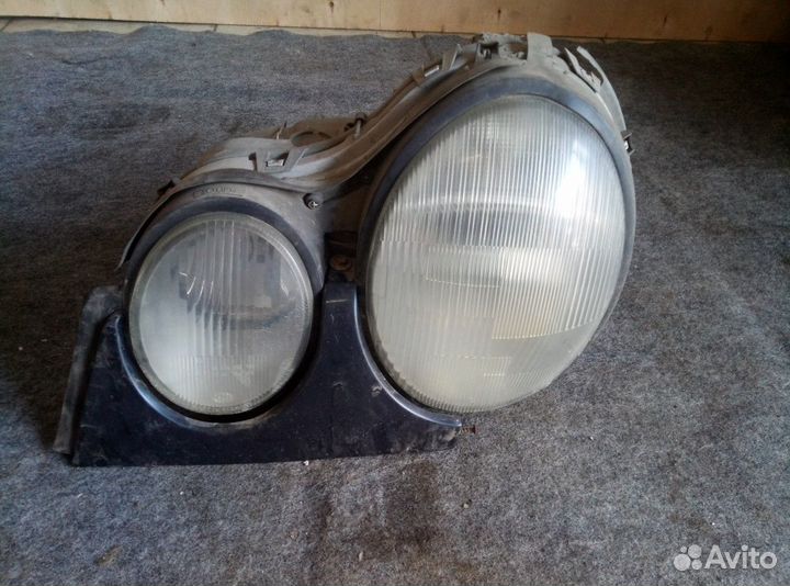 Фара левая Mercedes W210 1996