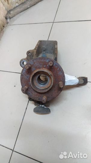 Кулак поворотный передний левый для Ford Focus II