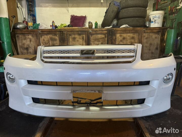 Бампер передний Toyota noah