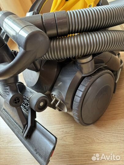 Пылесос Dyson на разбор