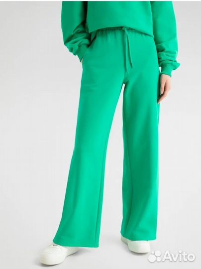 Спортивный костюм женский