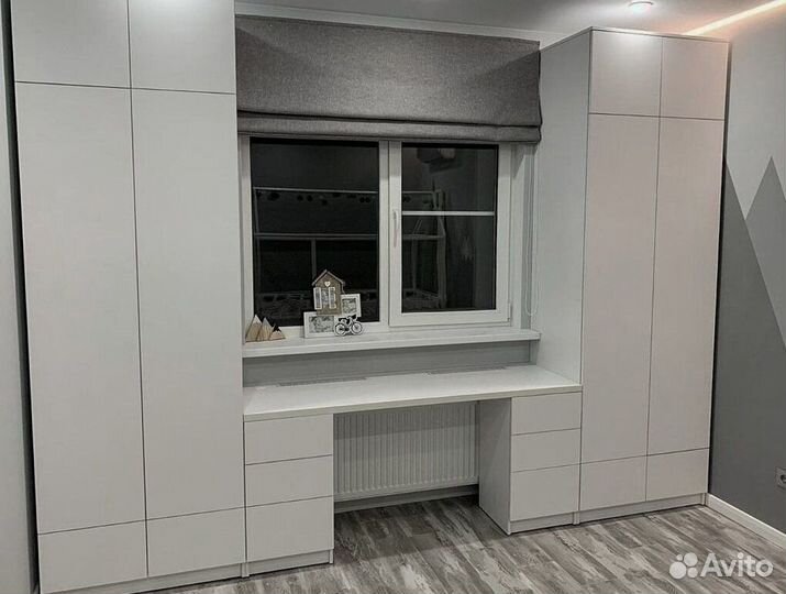 Рабочая зона у окна