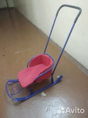 Детские санки с колёсиками и ручкой