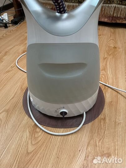 Вертикальный отпариватель Philips GC557