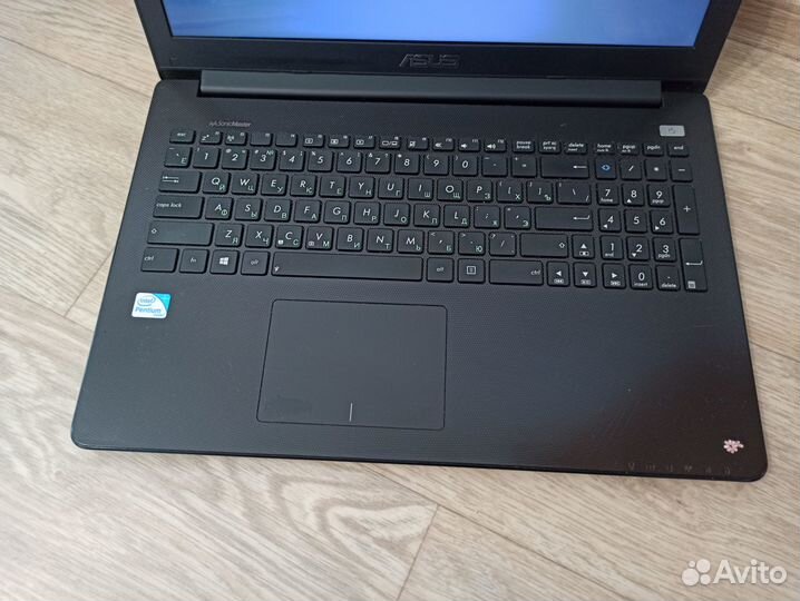 Шустрый ультрабук intel\4GB\320GB\АКБ держит+сумка