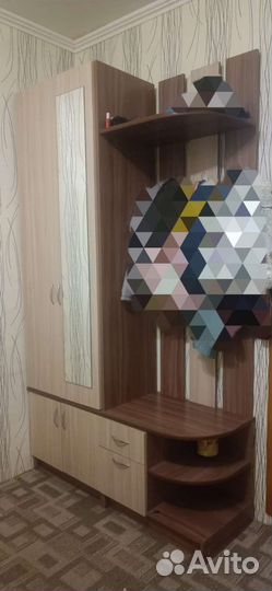 Прихожая со шкафом