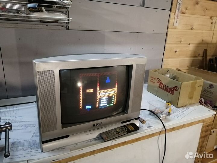 Продам телевизор Izumi