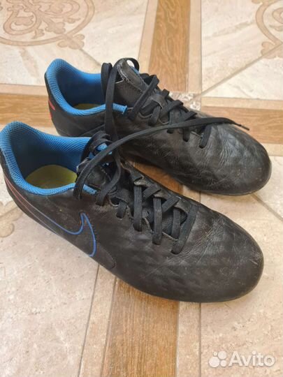 Футбольные бутсы Nike