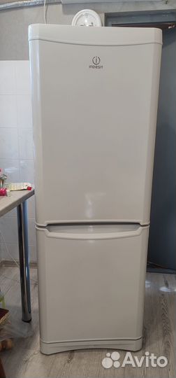 Холодильник Indesit NBA 1601