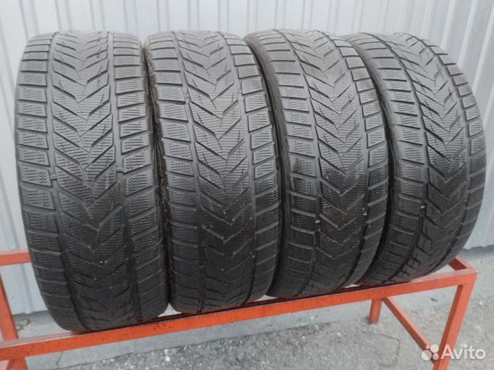 Vredestein Wintrac Xtreme S 235/45 R19