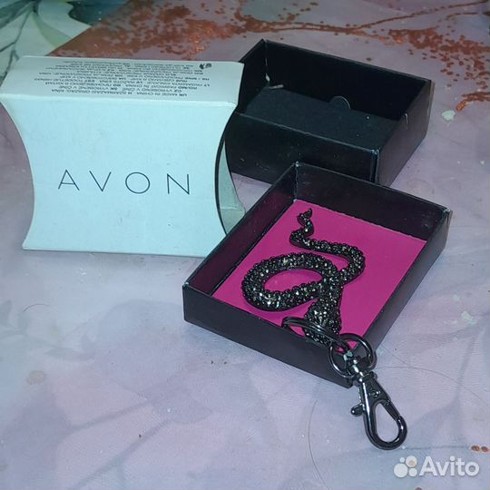 Кулон Год Змеи Avon