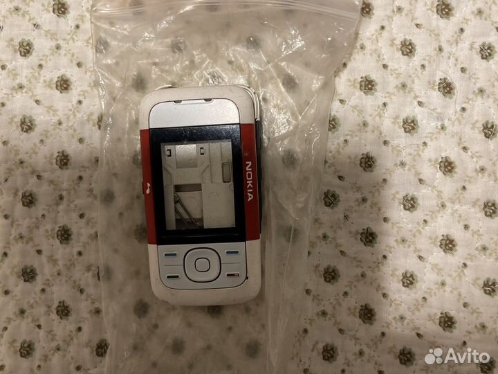 Корпуса и зап части кнопочных мобильных телефонов