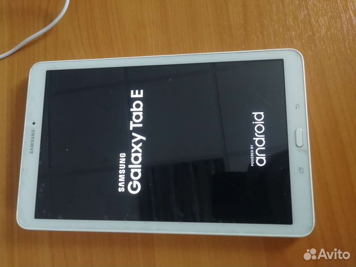 Планшет Samsung Tab E SM-T561 8gb