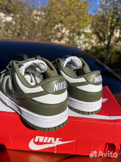 Nike Dunk Low Medium Olive