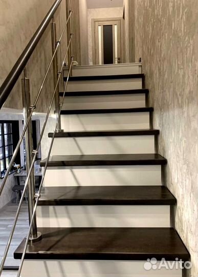 Лестница для загородного дома