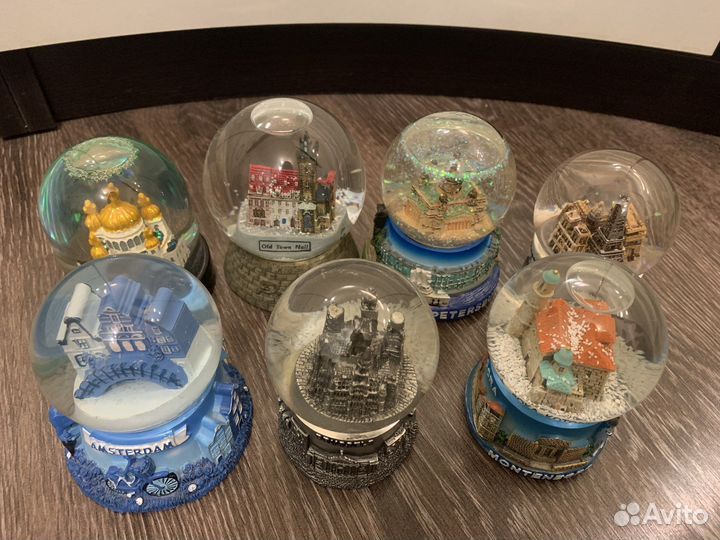 Сувениры из разных стран и городов