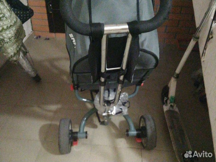 Детский велосипед с ручкой