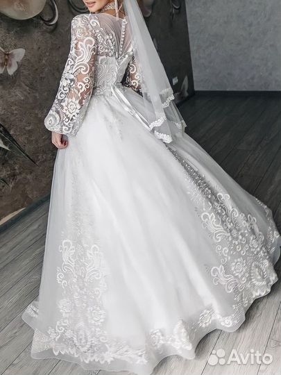 Свадебное платье