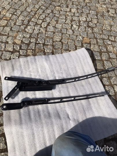 Продам Поводок стеклоочистителя переднего